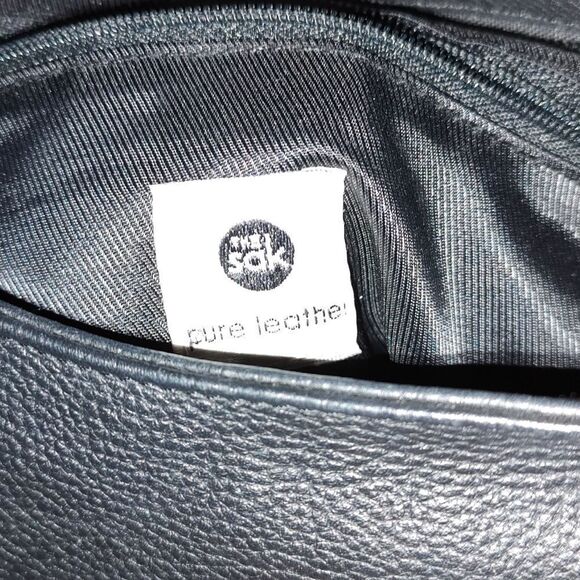The Sak black pure leather shoulder bag   NWOT - Picture 7 of 8